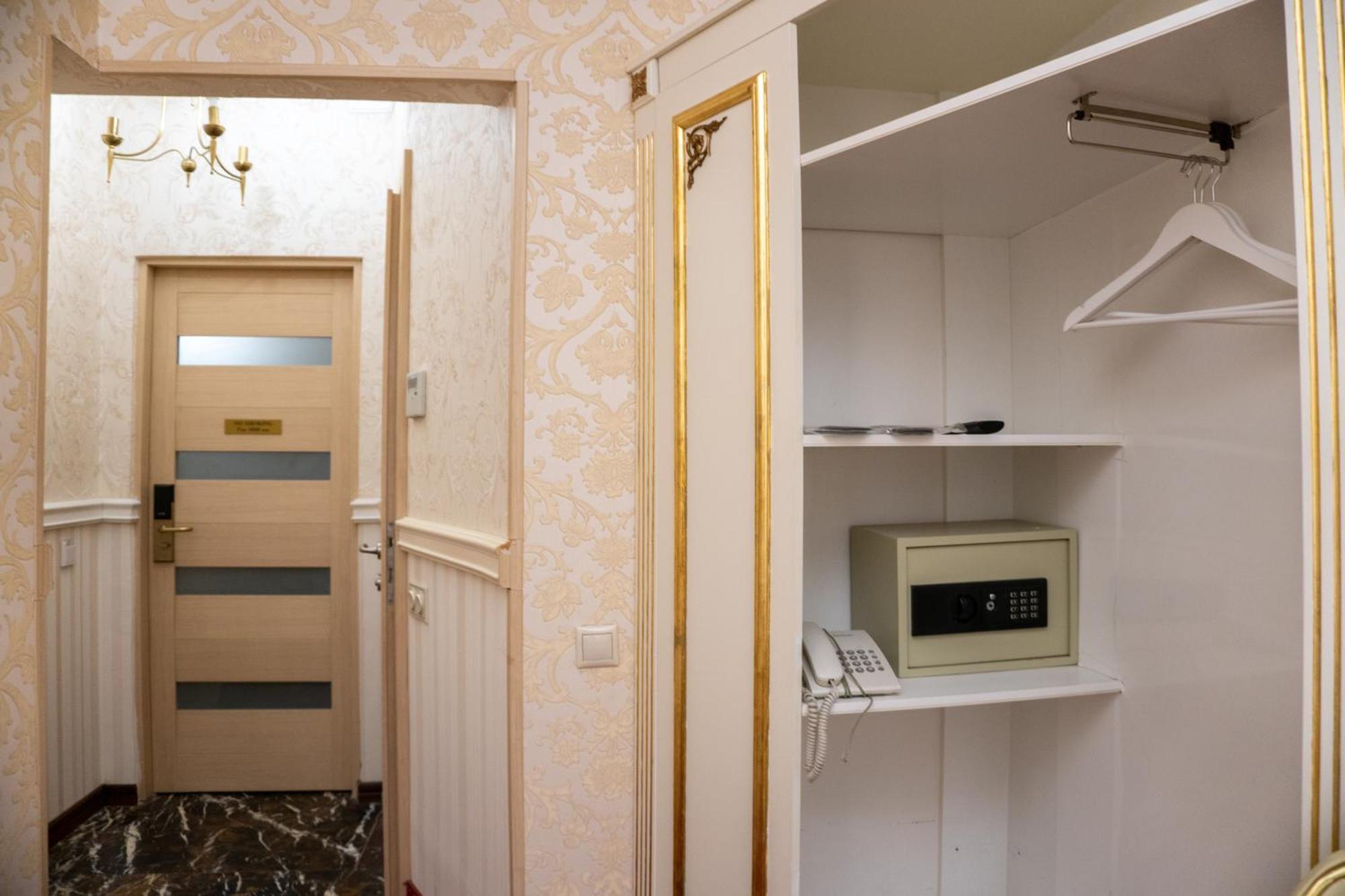 De Paris Hotel Kyiv Exterior photo